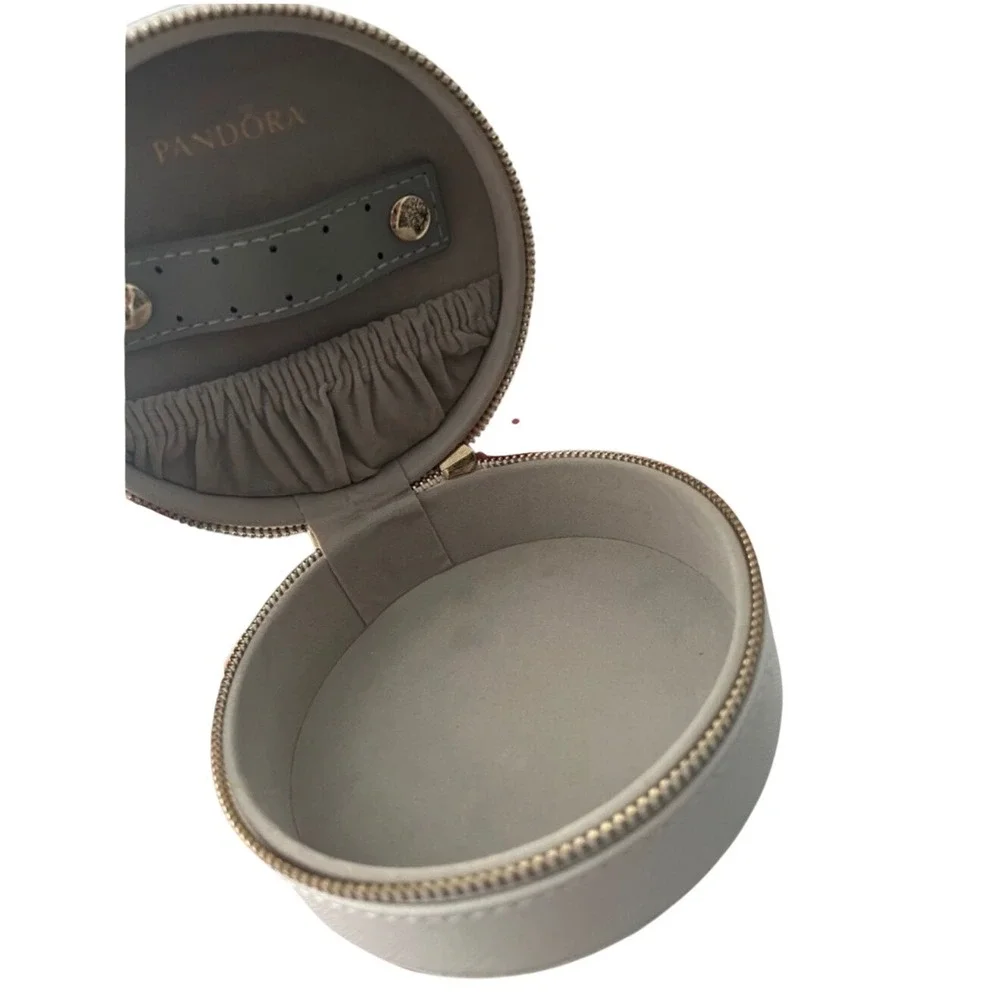 Pandora‎ Small Round Travel Jewelry Case White Saffiano Gold Zip Organizer